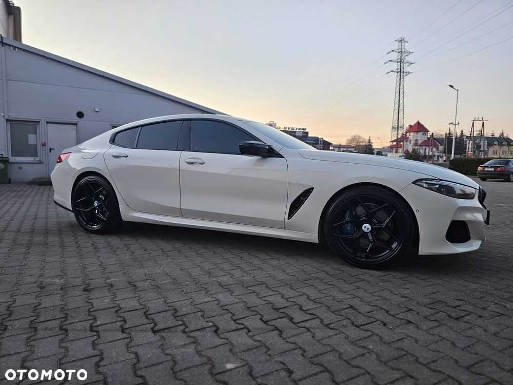 BMW Seria 8 840i - 3