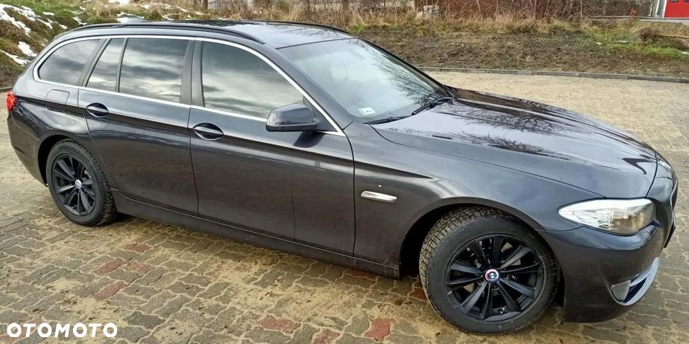 BMW Seria 5 520d Touring - 8