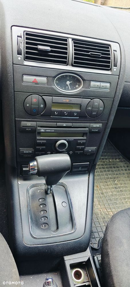 Ford Mondeo 2.0 Ambiente - 8