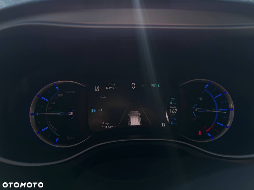 Chrysler Pacifica - 17