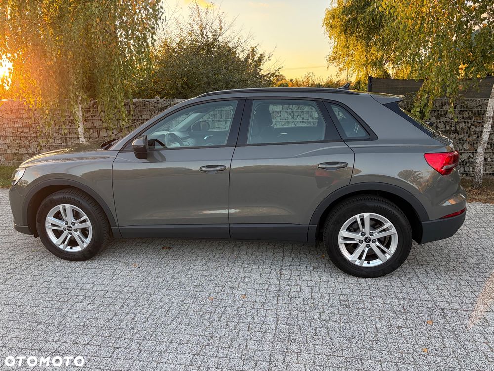Audi Q3 2021 photo 2