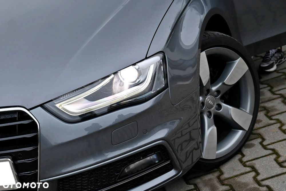 Audi A4 Avant 2.0 TDI DPF clean diesel quattro S tronic S line Sportpaket - 11