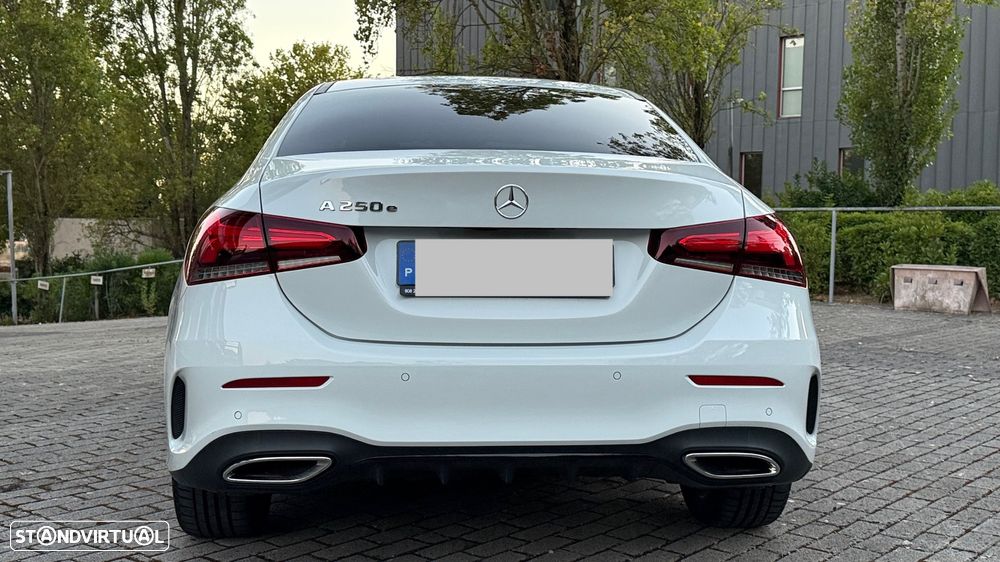 Mercedes-Benz A 250 Limousine e AMG Line - 16