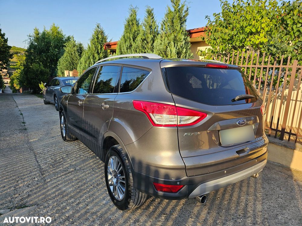 Ford Kuga 2.0 TDCi Powershift 4WD Titanium - 2