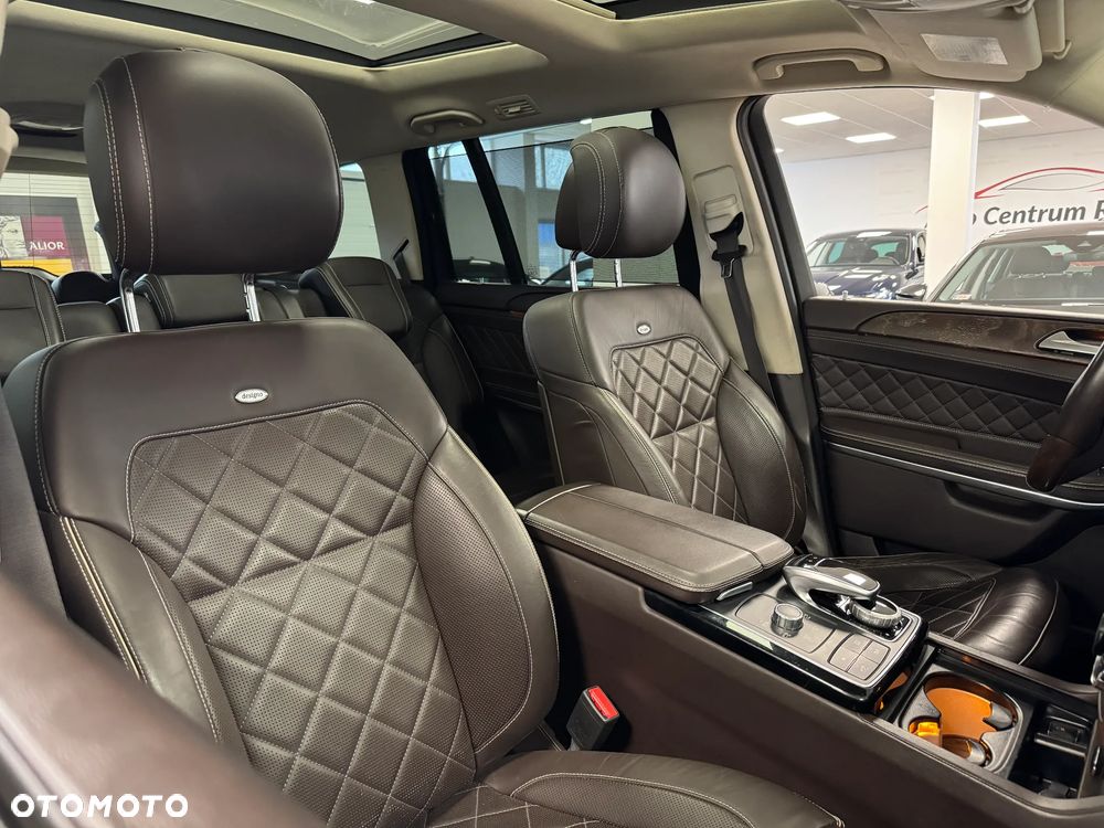Mercedes-Benz GLS - 14
