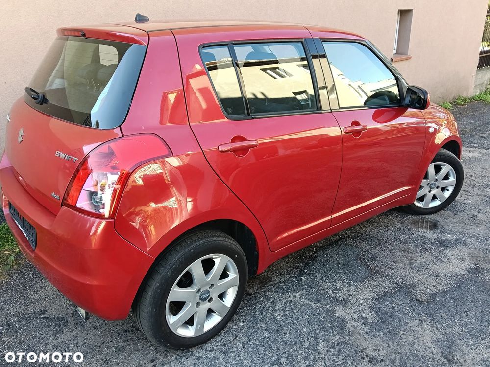 Suzuki Swift - 4
