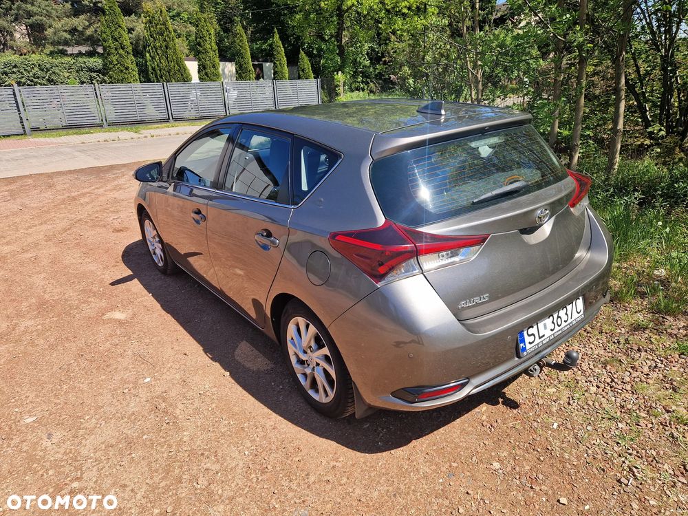 Toyota Auris 1.6 Premium - 3