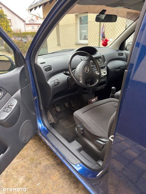 Toyota Yaris Verso 1.3 C - 11