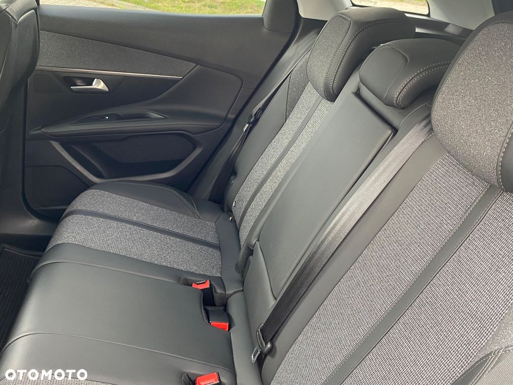 Peugeot 3008 1.5 BlueHDi Allure Pack S&S EAT8 - 22