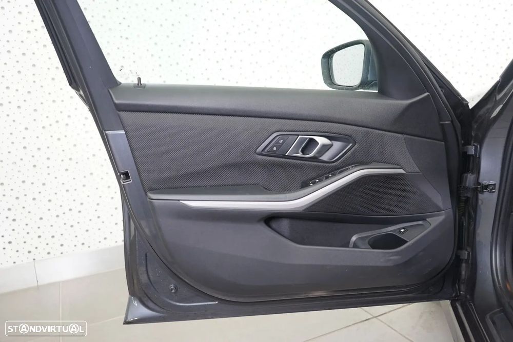BMW 330 - 17