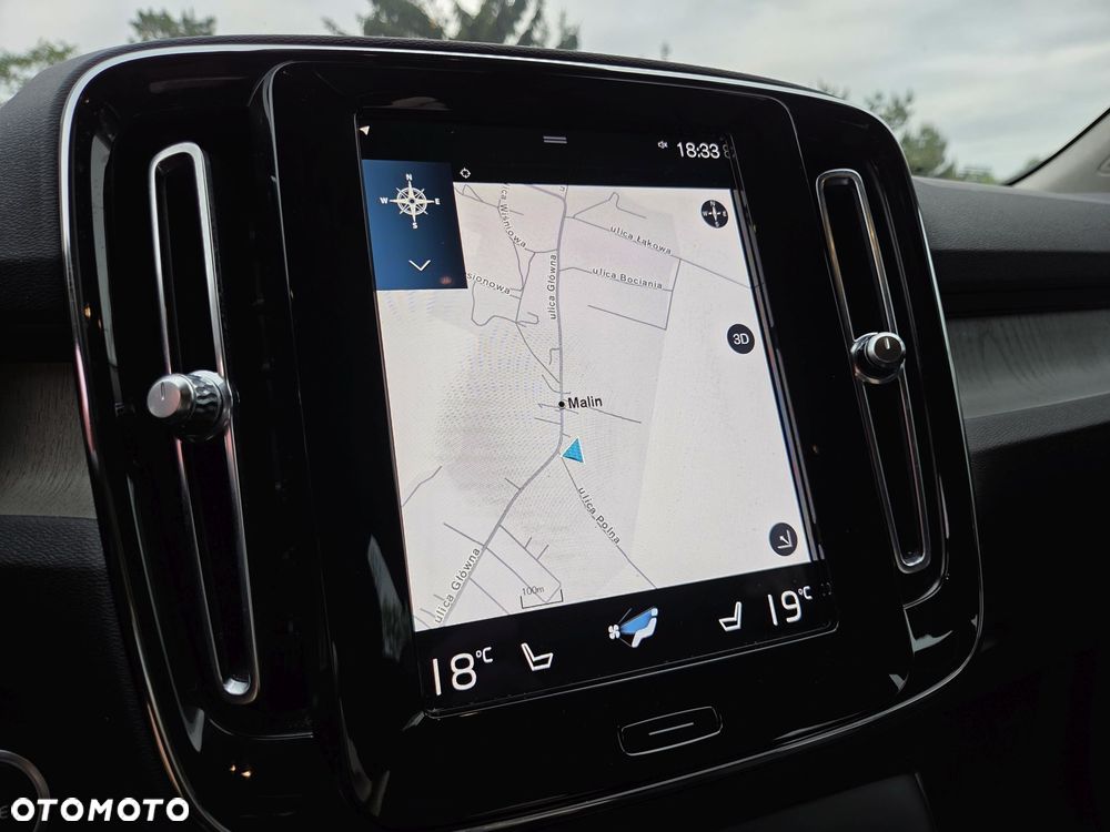 Volvo XC 40 T2 Plus Dark - 18