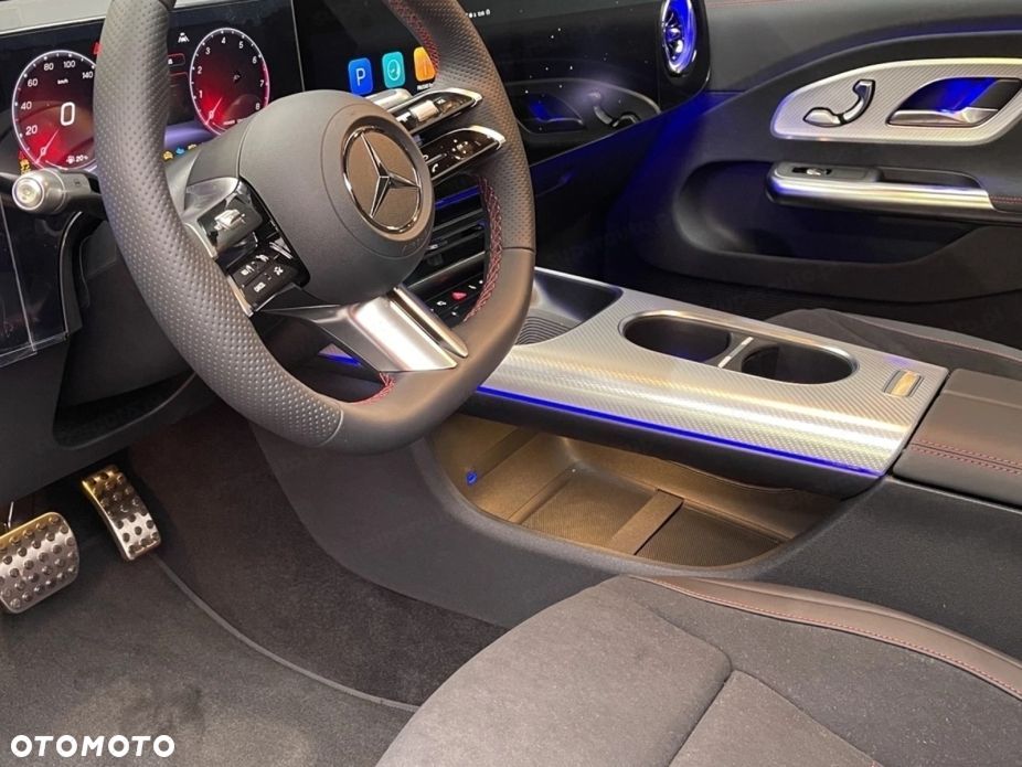 Mercedes-Benz CLA 200 mHEV 4-Matic 8G-DCT - 11