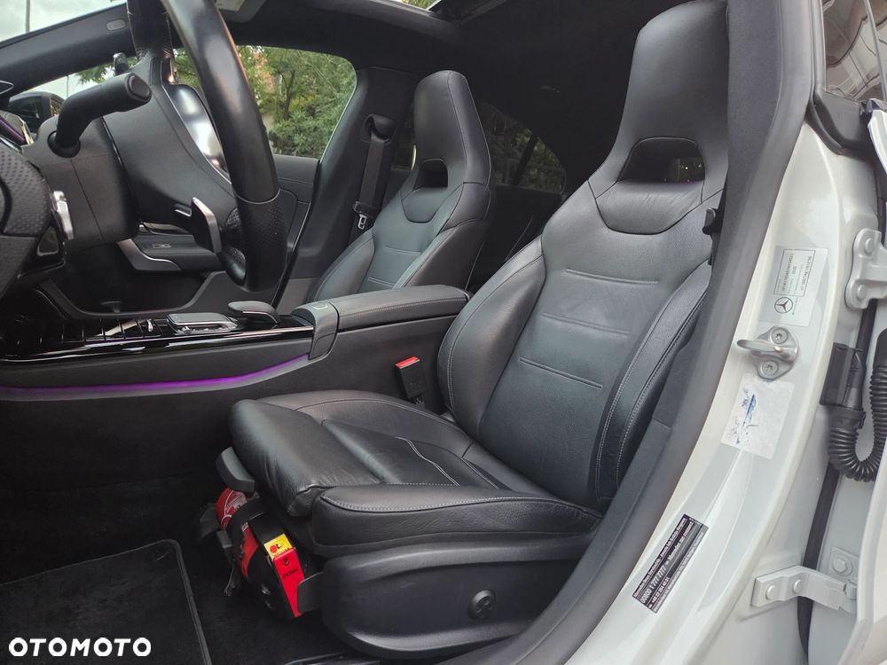 Mercedes-Benz CLA 220 4-Matic AMG Line 7G-DCT - 18