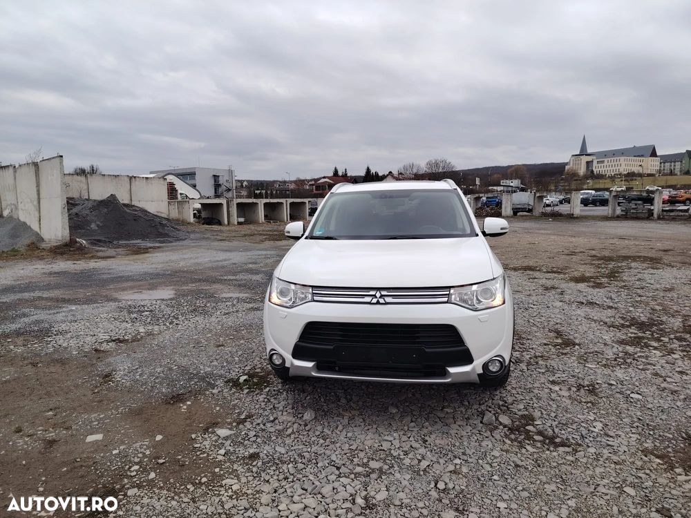 Mitsubishi Outlander 2.0 4WD Top - 1