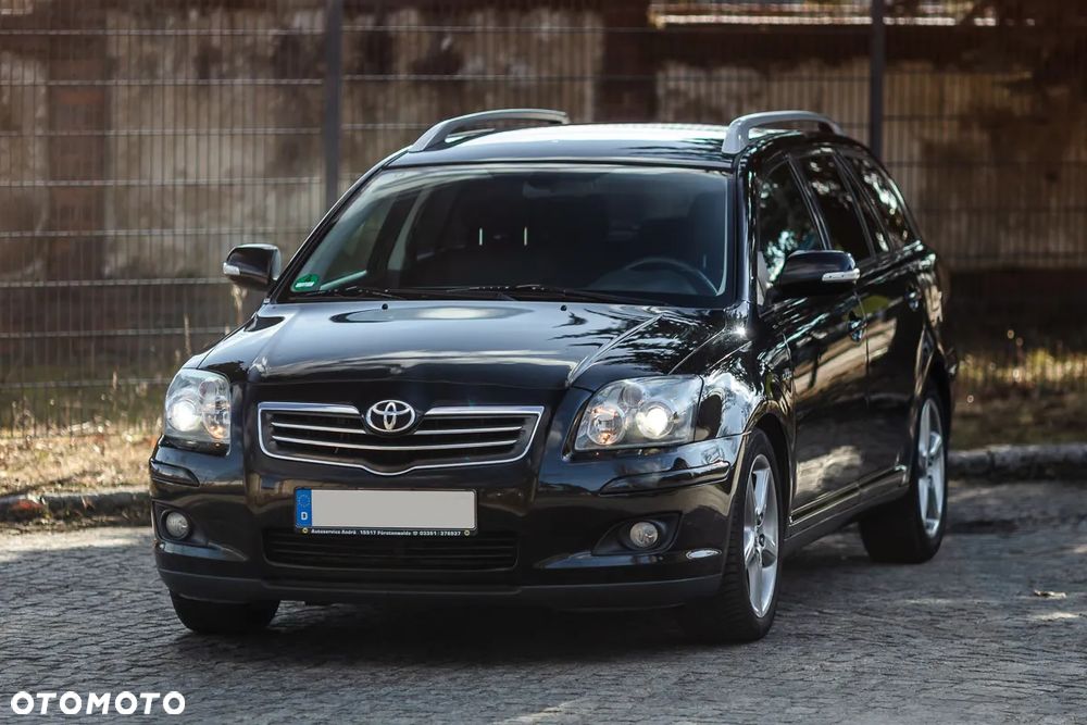 Toyota Avensis 2.2 D-4D Prestige - 2