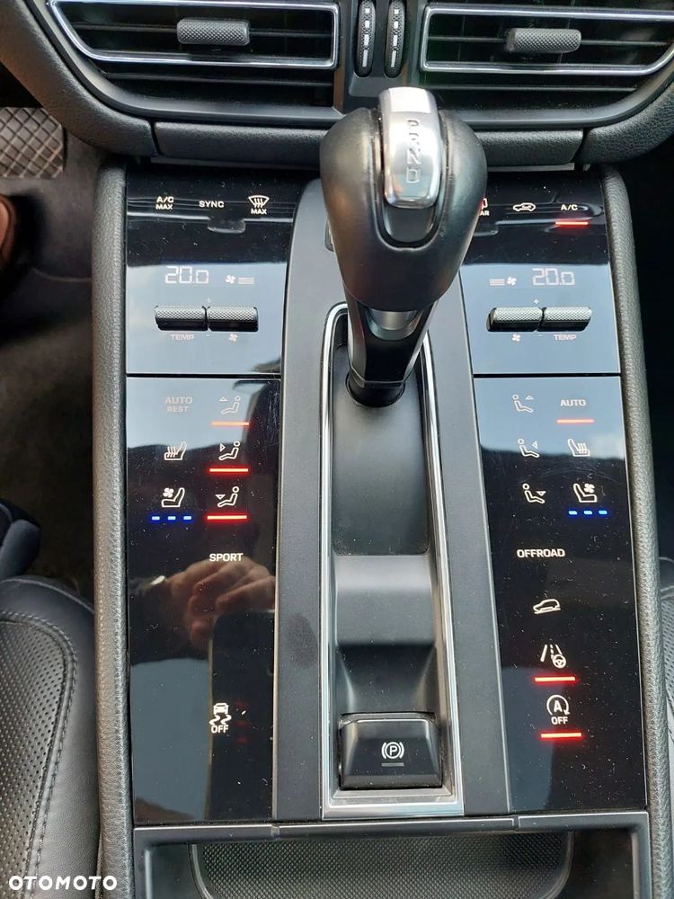 Porsche Macan - 26