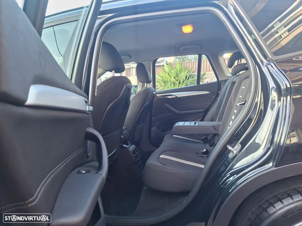 BMW X1 sDrive18d Sport Line - 16