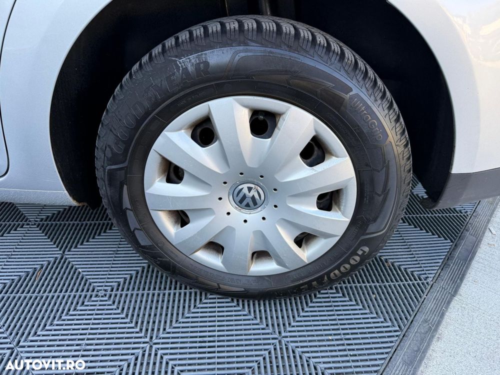 Volkswagen Touran - 11