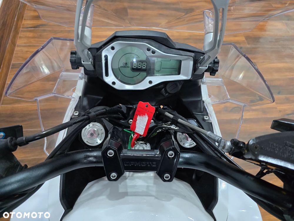CFMoto MT - 22