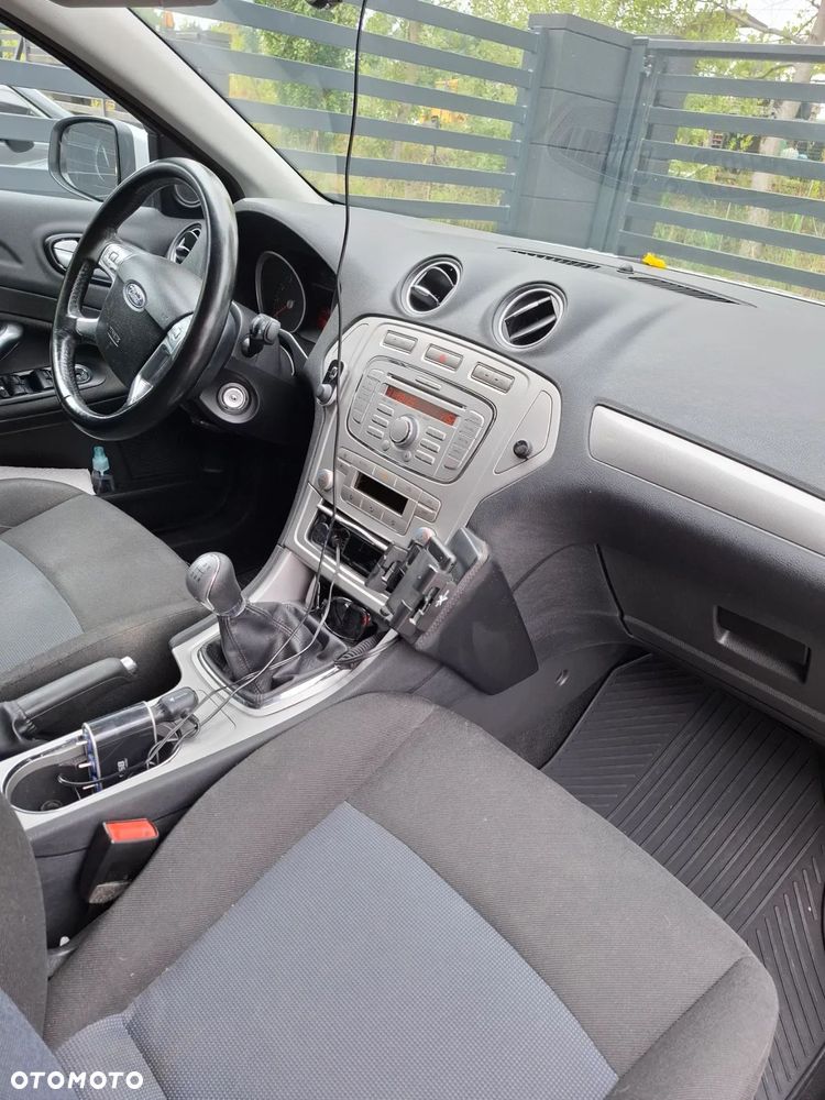 Ford Mondeo - 4