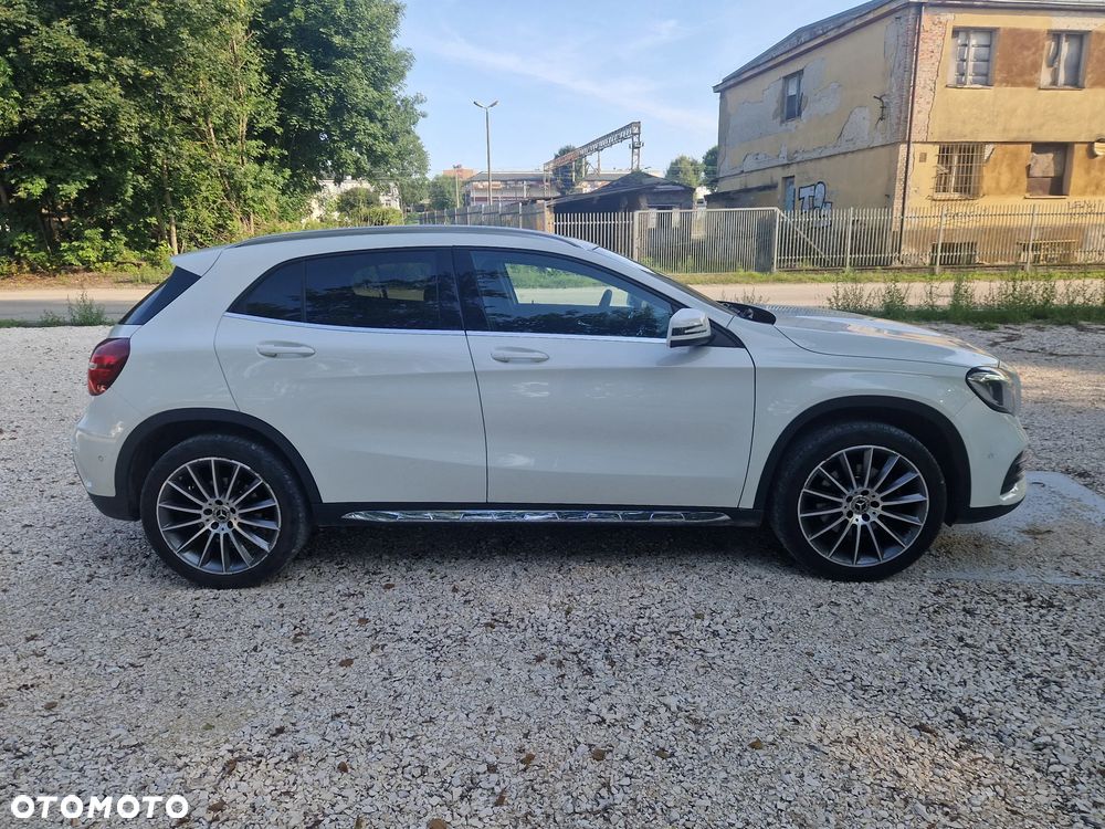 Mercedes-Benz GLA 250 4-Matic - 5