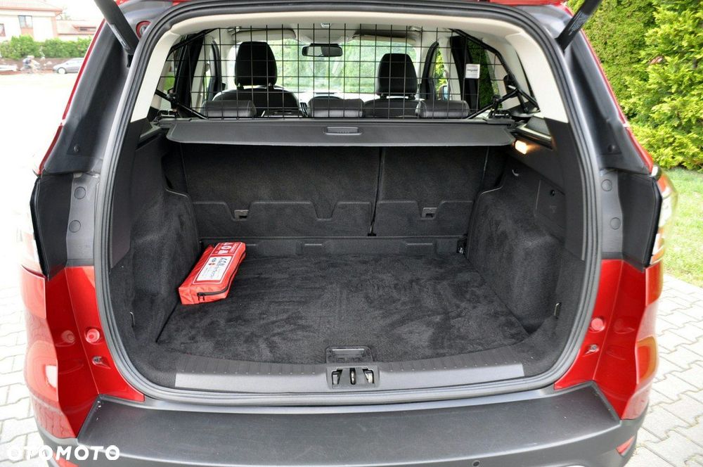 Ford Kuga - 37