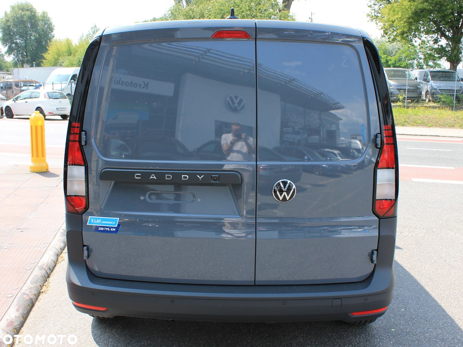 Volkswagen Caddy Cargo 2.0 TDI Manual - 5
