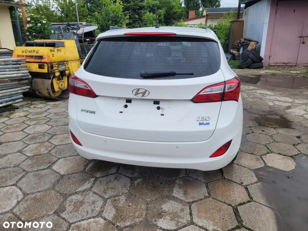 Hyundai i30 blue 1.6 CRDi YES Gold - 16