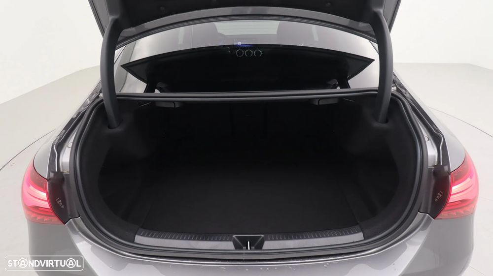 Mercedes-Benz A 180 Limousine d AMG Line Aut. - 32