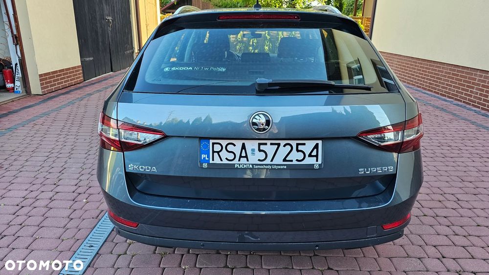 Skoda Superb 2.0 TDI Ambition DSG - 22