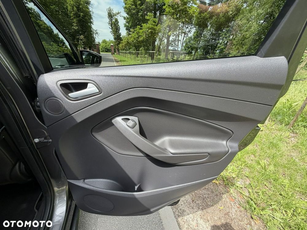 Ford Kuga - 30