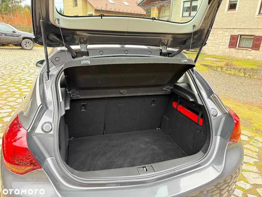 Opel Astra GTC 1.6 Turbo Edition - 6