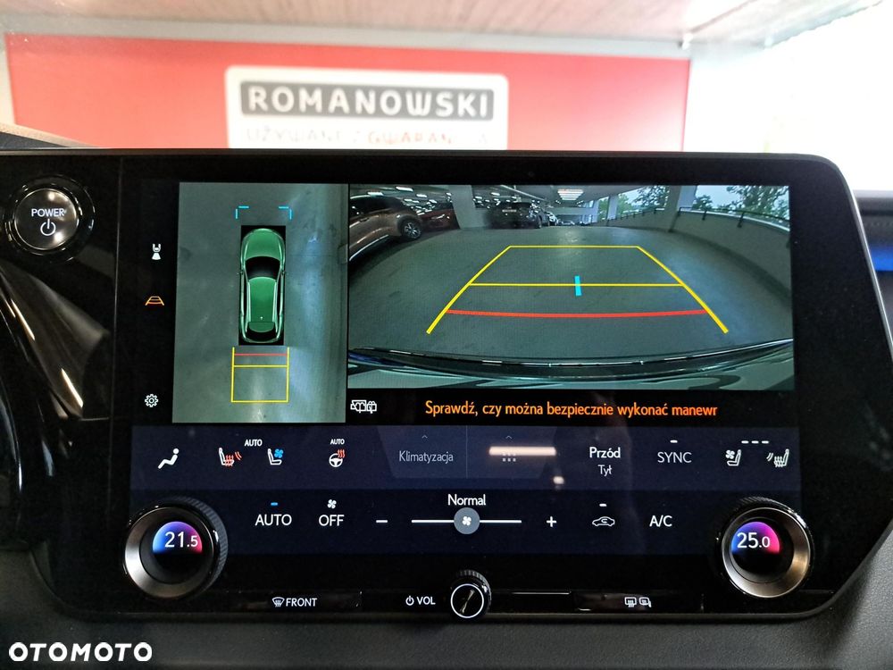 Lexus RX 450h+ Omotenashi - 18