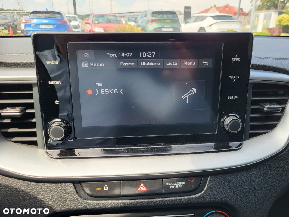 Kia Ceed - 11