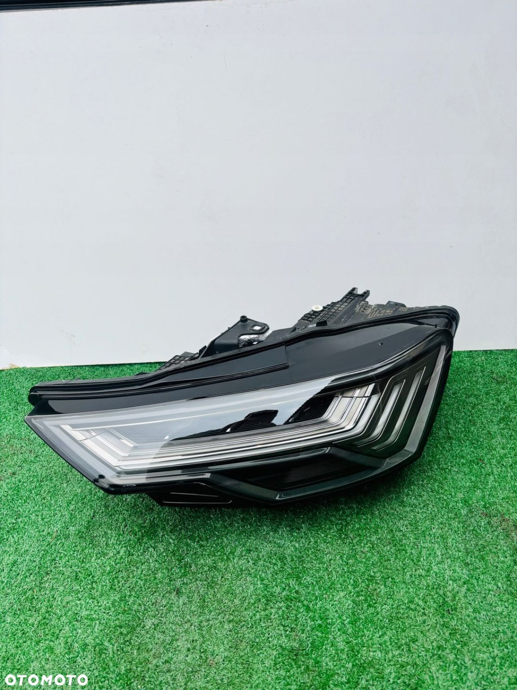 LAMPA LEWA REFLEKTOR LEWY AUDI A6 C8 FULL LED MATRIX DEMONTAŻ NIE KLEJONA - 1