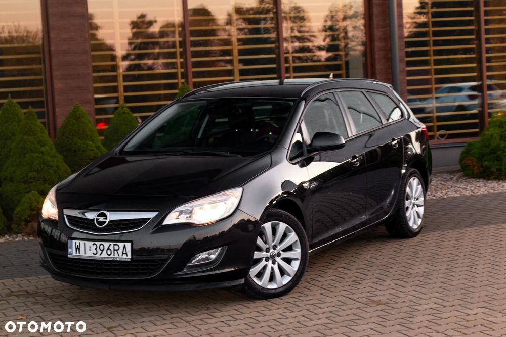 Opel Astra IV 1.4 T Cosmo EU6 - 2