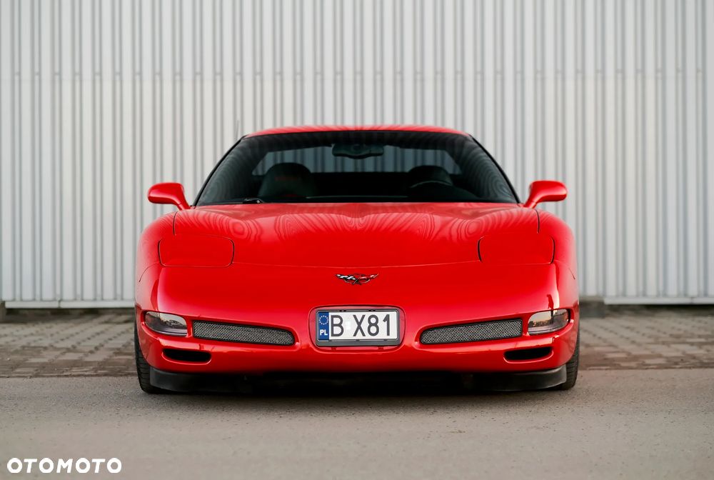 Chevrolet Corvette - 25
