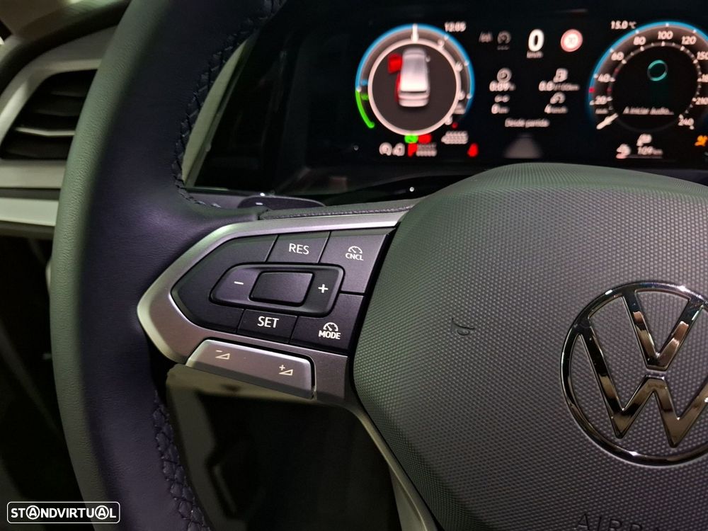 VW Multivan 1.5 TSI e-Hybrid Life DSG - 15