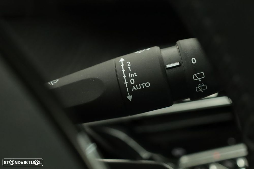 Peugeot 208 1.2 PureTech Allure - 19