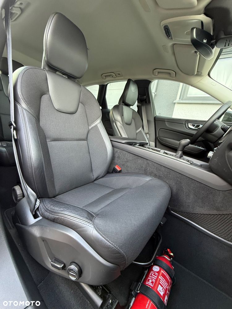 Volvo XC 60 D3 Drive-E Momentum - 25