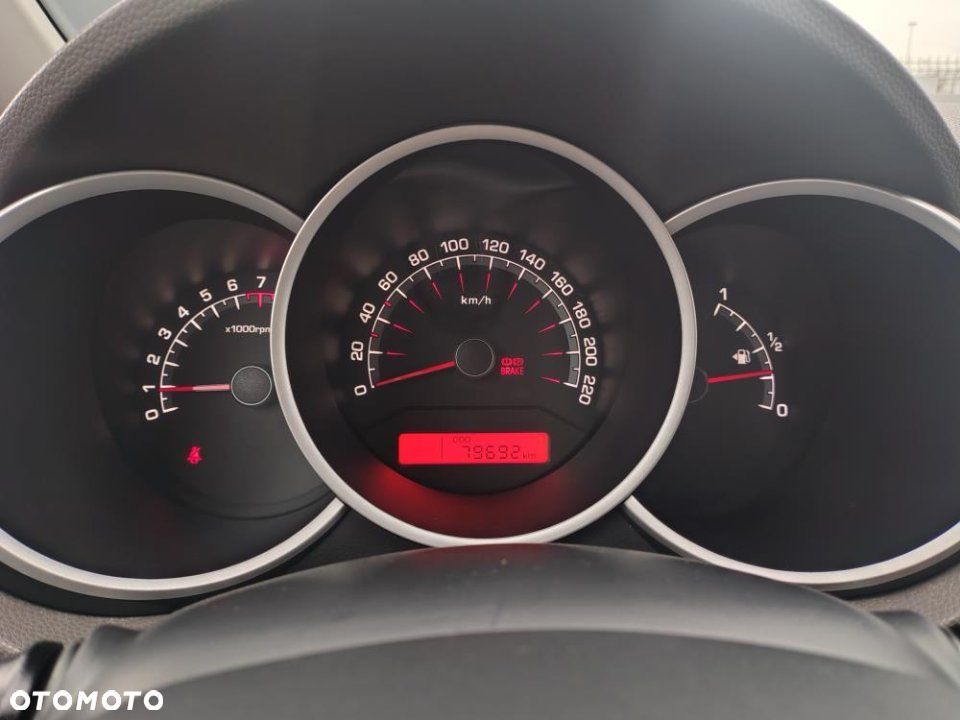 Kia Venga - 17