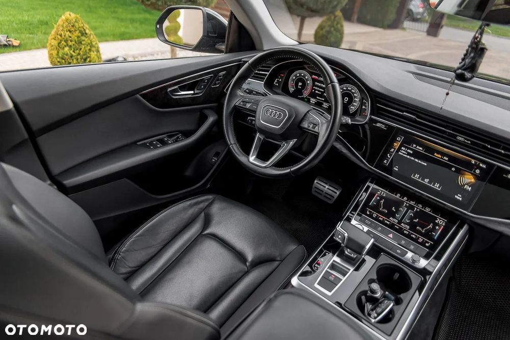 Audi Q8 55 TFSI quattro tiptronic - 29