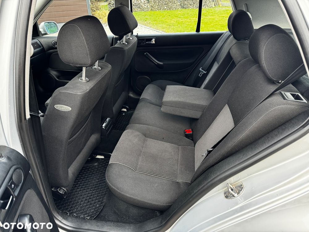 Volkswagen Golf 1.9 TDI Highline - 7