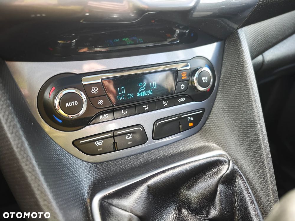Ford Transit Connect - 33