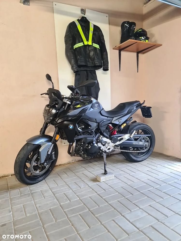 BMW F - 10