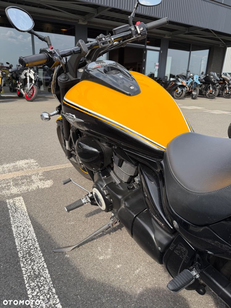 Suzuki Intruder - 5