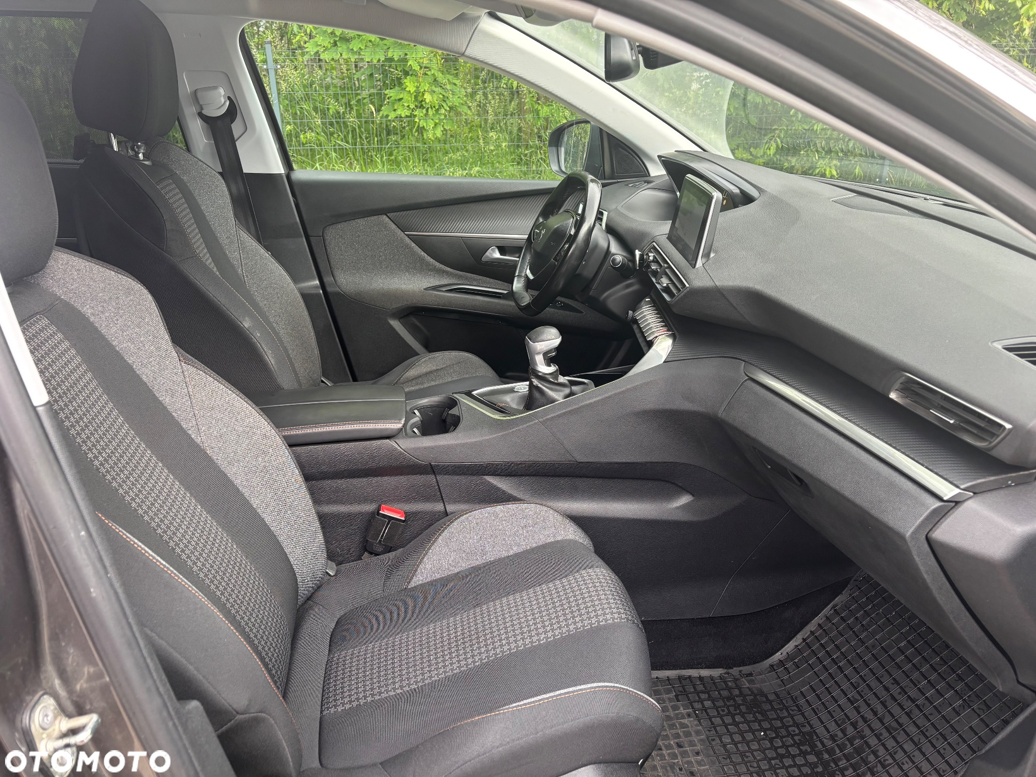 Peugeot 5008 1.2 PureTech Allure S&S - 18
