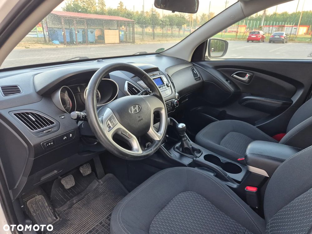 Hyundai ix35 1.6 2WD Fifa World Cup Edition - 8