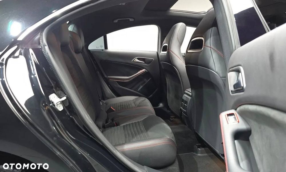 Mercedes-Benz CLA 250 4Matic 7G-DCT AMG Line - 8
