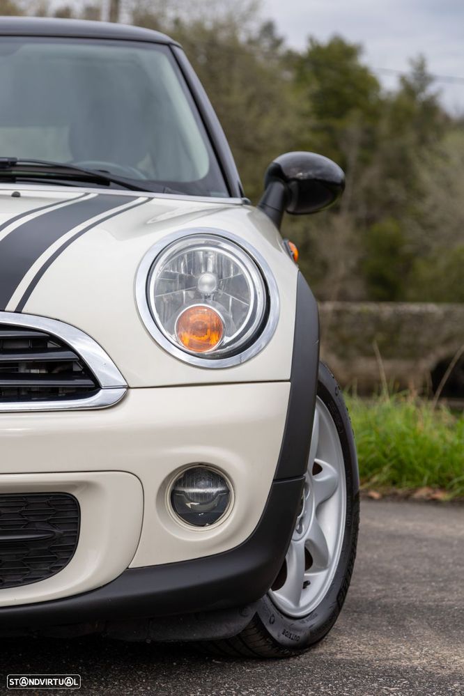 MINI 3 Portas One D - 12